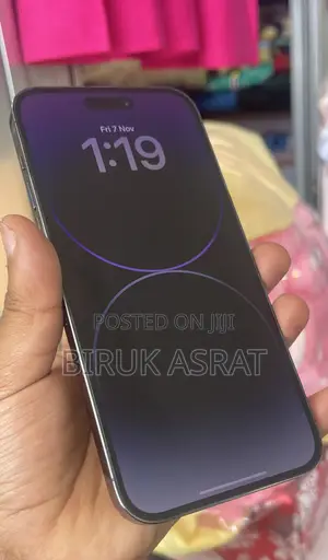 Photo - Apple iPhone 14 Pro Max 256 GB Purple