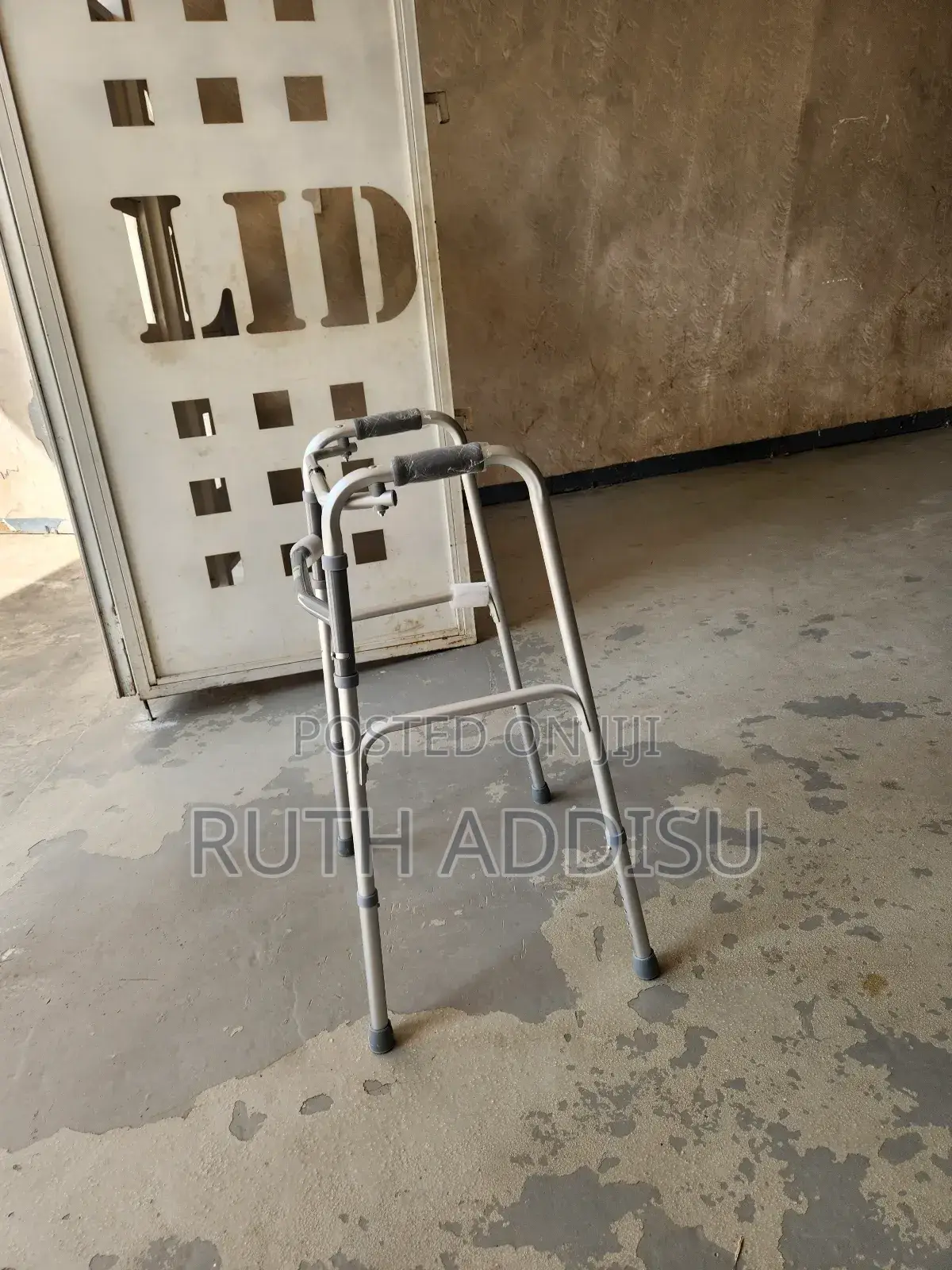 Foldable Walker肺病brand New Medical Walker朱雀walking Aid朱諾walker吞下walker