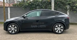 Tesla Model Y 2024 Black