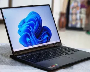 New Laptop Lenovo Legion 5 16GB AMD Ryzen 7 SSD 512GB