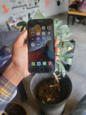 Photo - Apple iPhone 7 Plus 32 GB Black