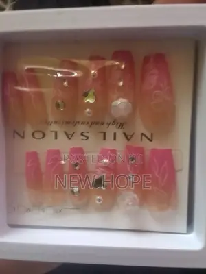 Photo - Nails Delicate Comfortable