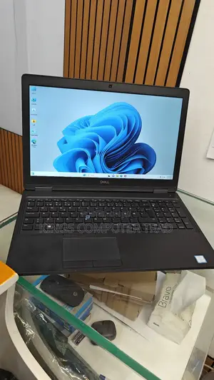 Photo - New Laptop Dell Latitude 5591 16GB Intel Core I7 SSD 512GB