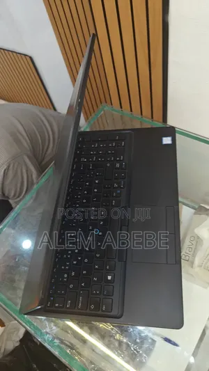 Photo - New Laptop Dell Latitude 5591 16GB Intel Core I7 SSD 512GB