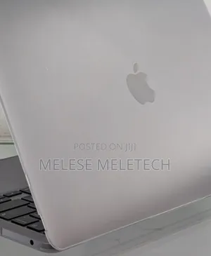 New Laptop Apple MacBook Pro 2022 M2 8GB Intel Core M2 SSD 256GB