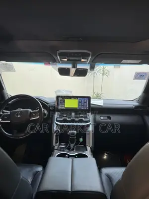 Toyota Land Cruiser LC300 2023 Black