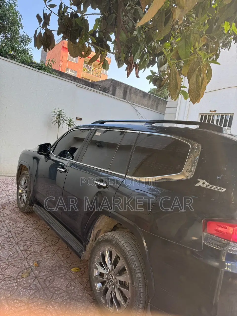 Toyota Land Cruiser LC300 2023 Black