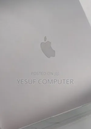 New Laptop Apple MacBook Pro 2022 M2 8GB Apple M1 SSD 256GB