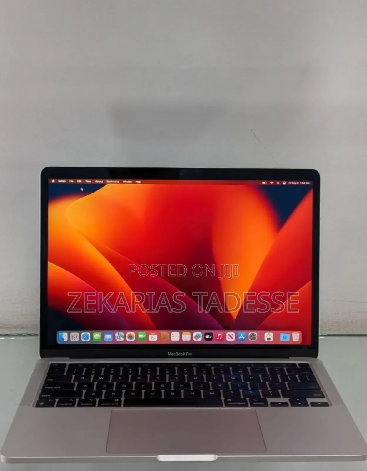 New Laptop Apple MacBook Pro 2022 M2 8GB Apple M2 SSD 256GB