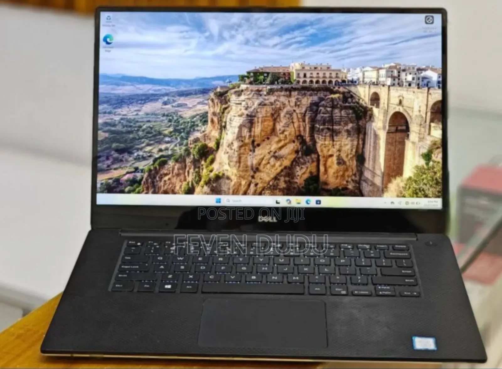 New Laptop Dell XPS 15 16GB Intel Core I7 SSD 256GB