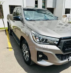 Toyota Hilux 2020 Silver