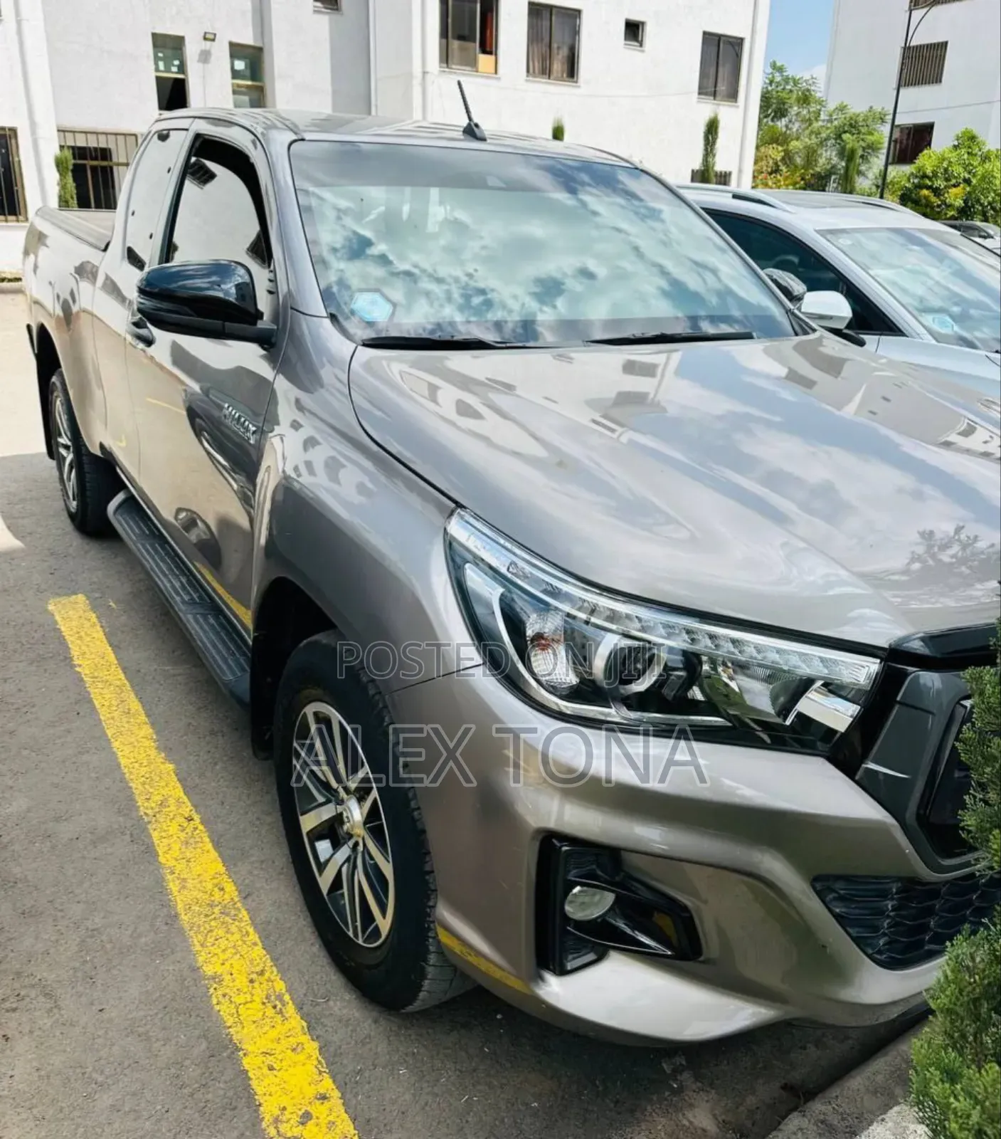 Toyota Hilux 2020 Silver