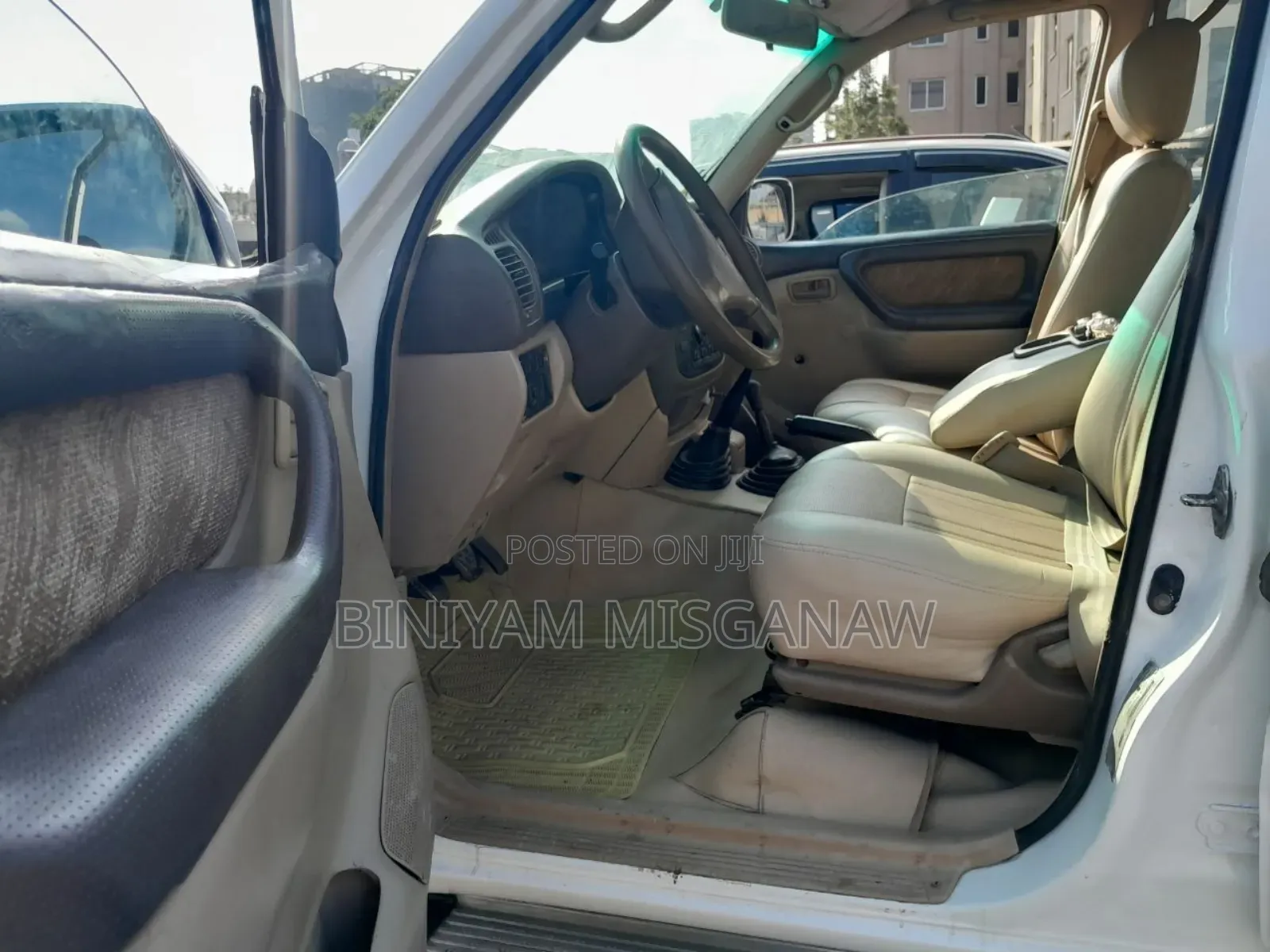 Toyota Land Cruiser 2000 White