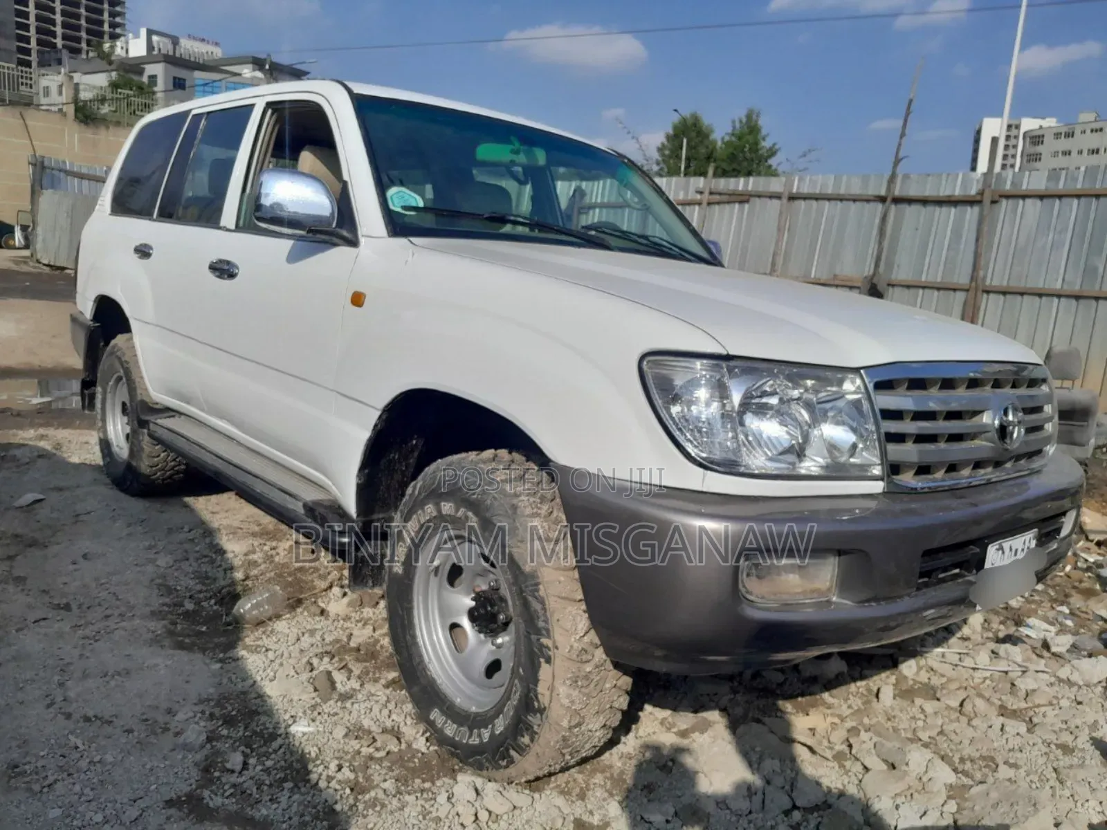 Toyota Land Cruiser 2000 White
