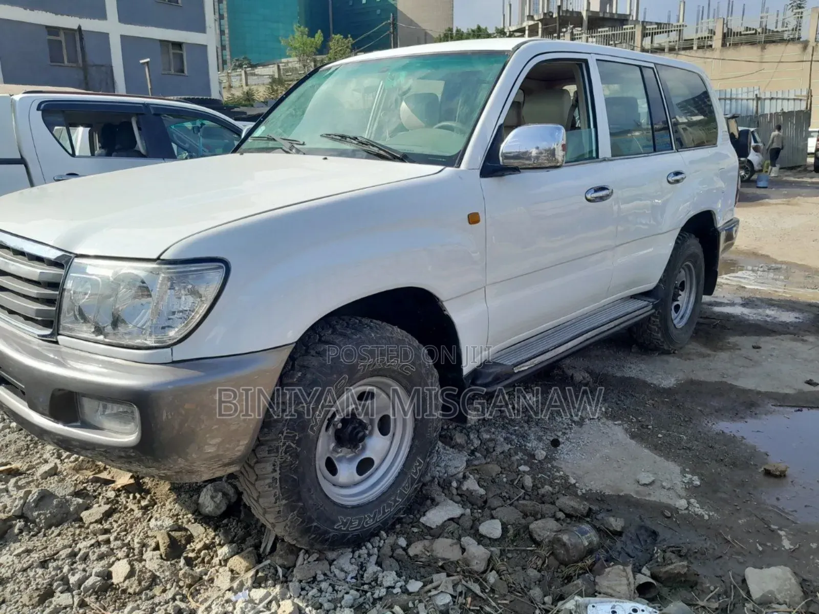 Toyota Land Cruiser 2000 White