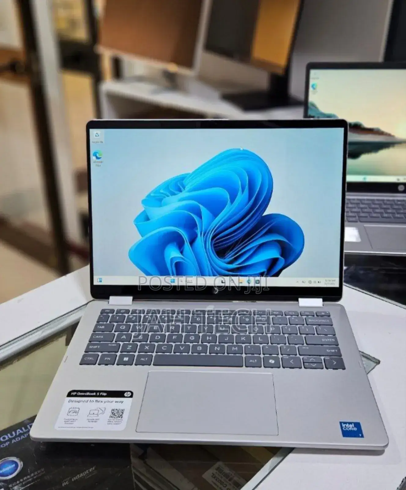 New Laptop HP OmniBook 5 Flip 16GB Intel Core 7 SSD 1T