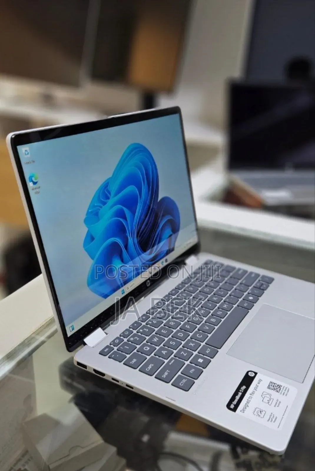 New Laptop HP OmniBook 5 Flip 16GB Intel Core 7 SSD 1T