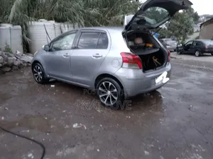 Toyota Yaris 2009 Silver