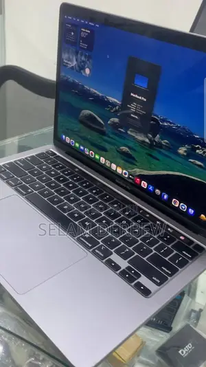 New Laptop Apple MacBook Pro M1 16GB Apple M1 SSD 256GB