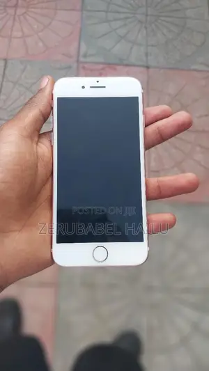 Photo - Apple iPhone 7 128 GB Pink