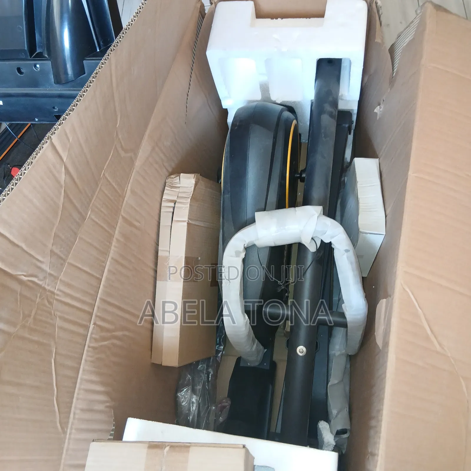 Pre-Programmed Elliptical Trainer and Marshal Treadmill Foldbel