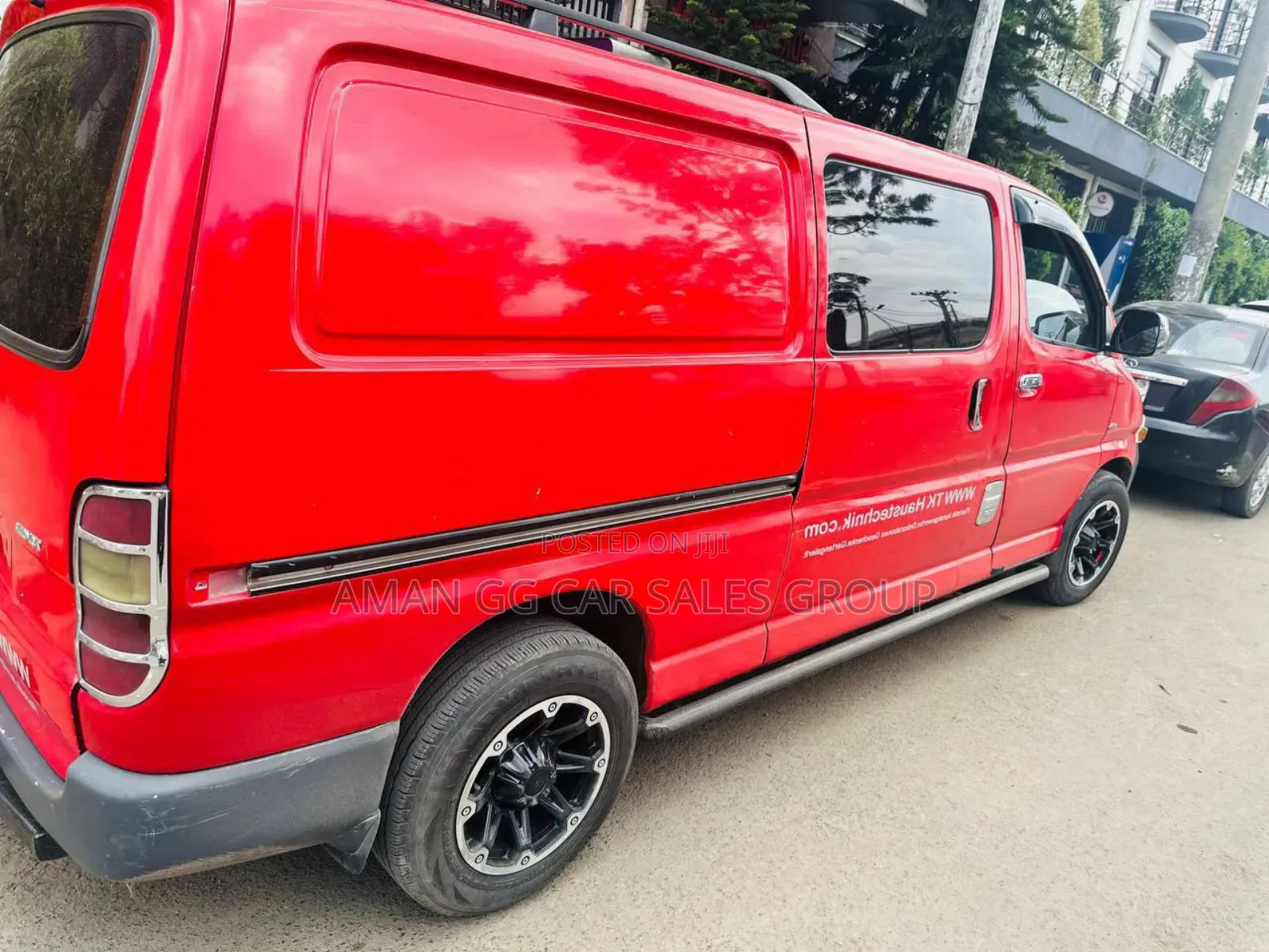 Toyota HiAce 2006 Red