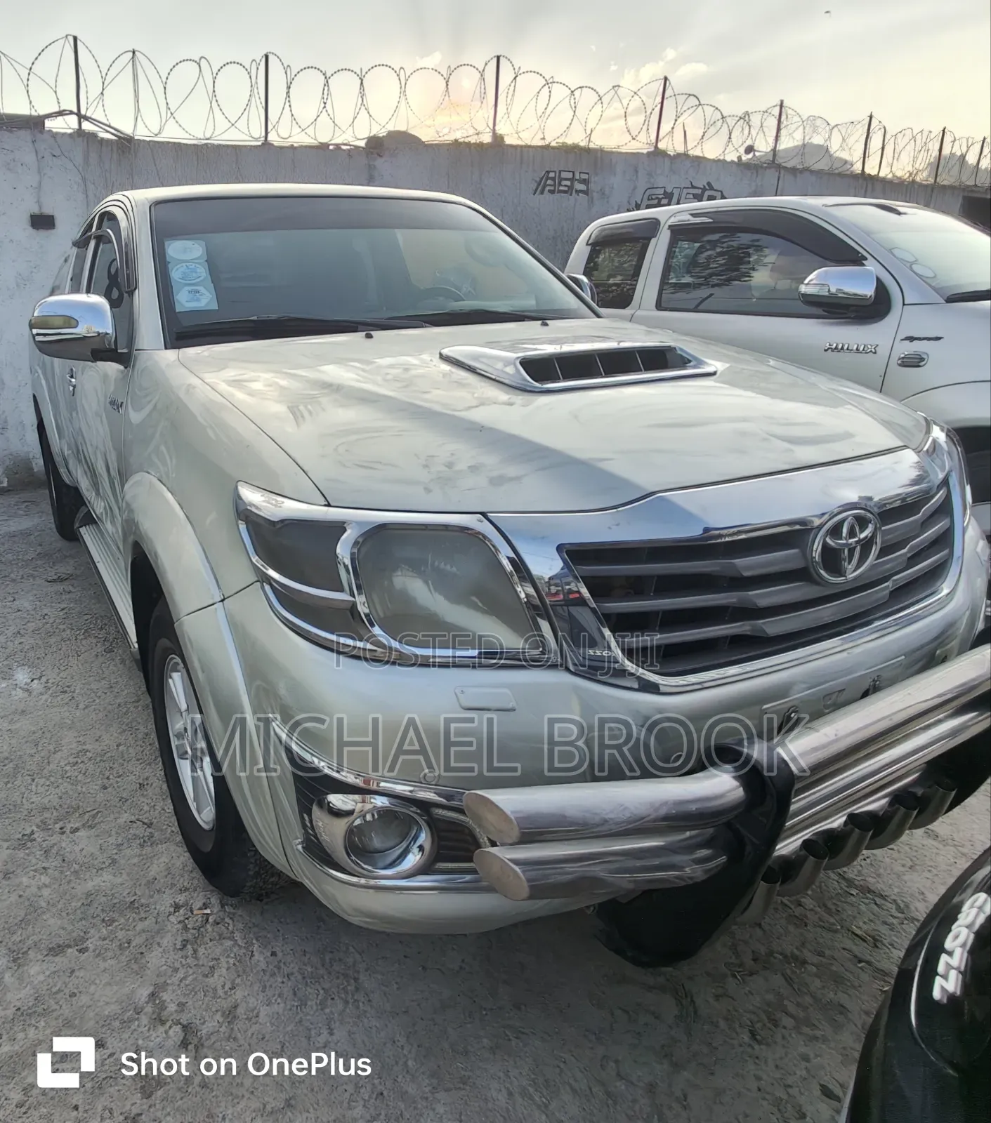 Toyota Hilux 2012 Silver
