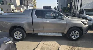 Toyota Hilux 2019 Gray