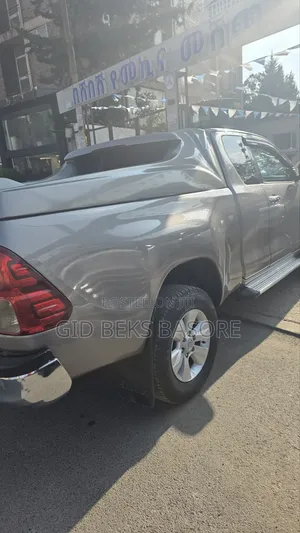 Toyota Hilux 2019 Gray
