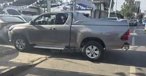 Toyota Hilux 2019 Gray