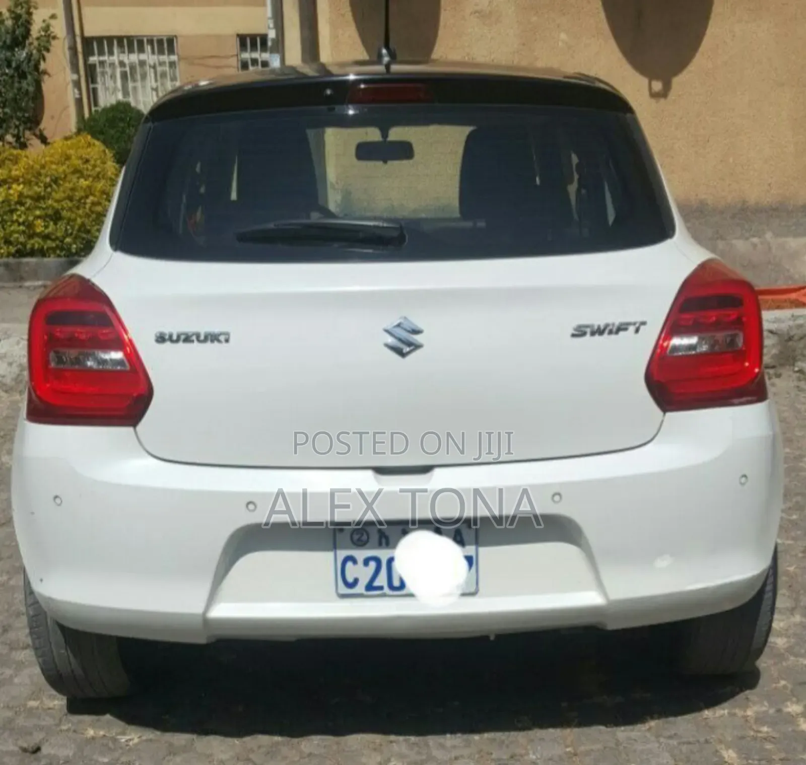 Suzuki Swift 2022 White