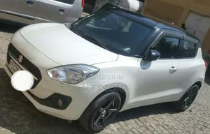 Suzuki Swift 2022 White