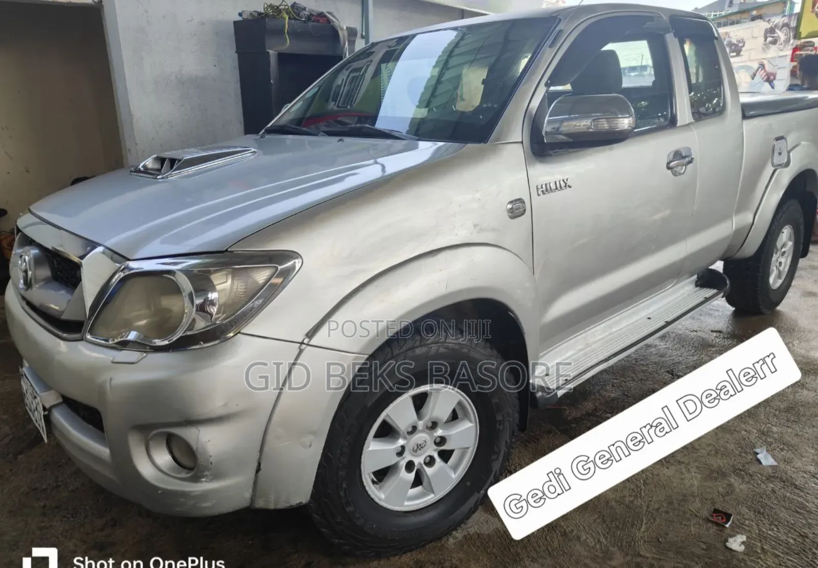 Toyota Hilux 2010 Silver
