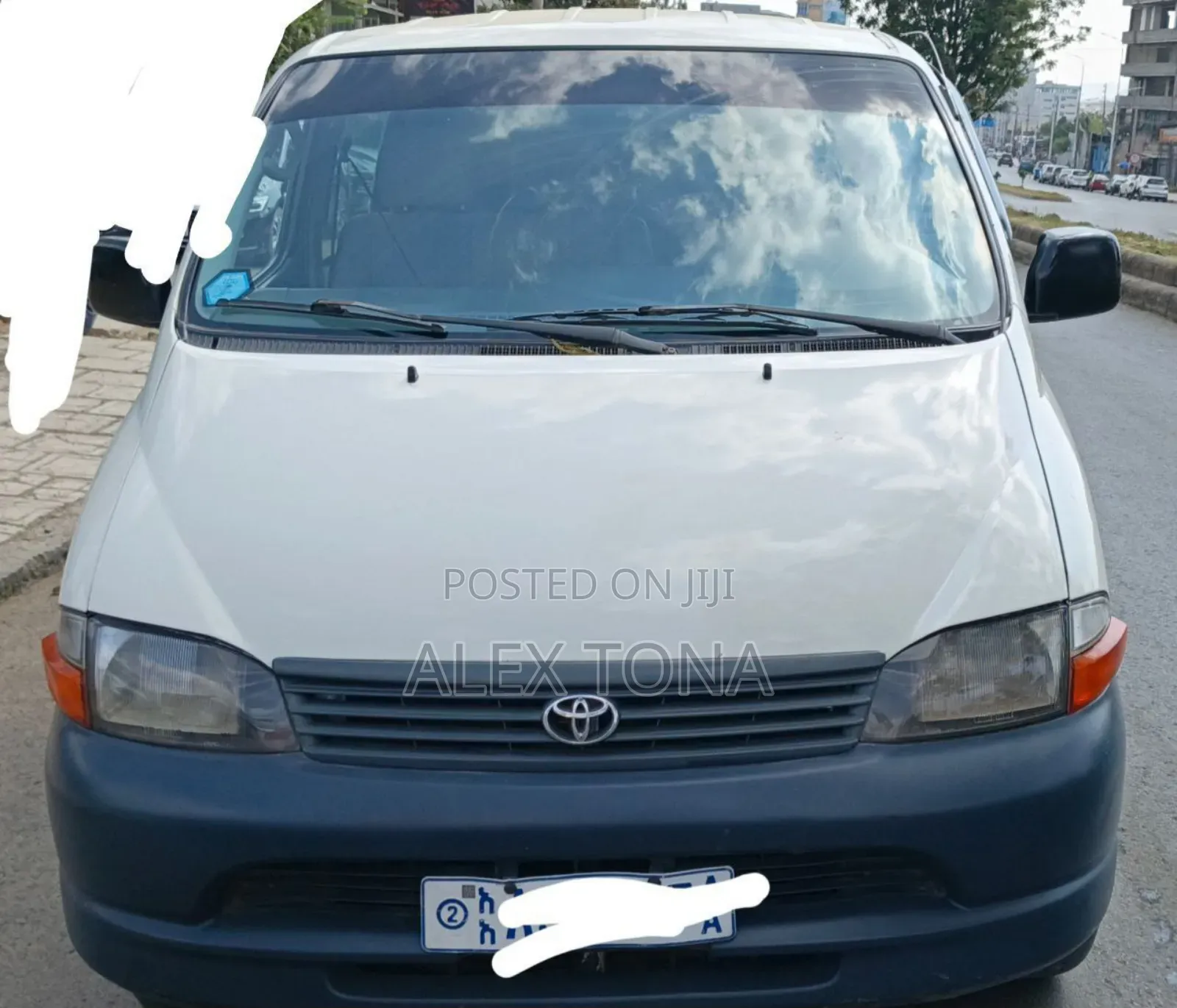 Toyota HiAce 2007 White