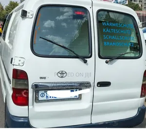 Toyota HiAce 2007 White