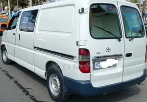 Toyota HiAce 2007 White