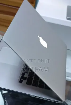 New Laptop Apple MacBook 2013 8GB Intel Core I7 SSD 256GB