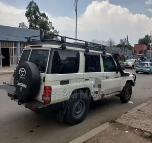 Toyota Land Cruiser 2019 White