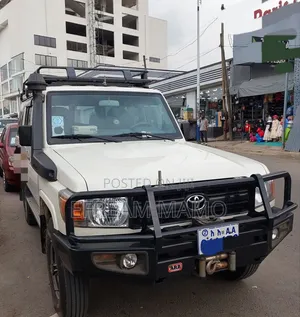 Toyota Land Cruiser 2019 White