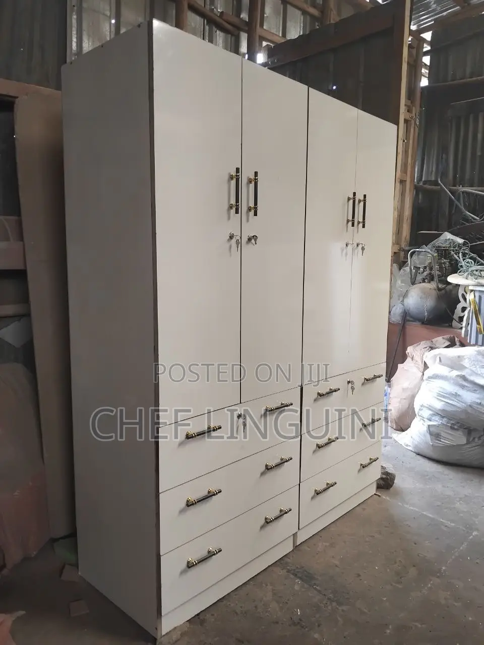 ቁምሳጥን Closet Wardrobe