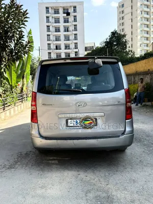 Photo - Hyundai Starex 2016 Silver