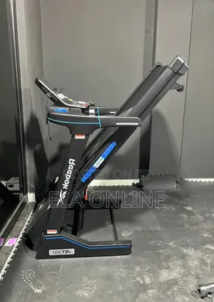 የሰለጠነ የቅርብ ጊዜ አዲስ የቤት ጂም ሪቡክ በመሮጫ