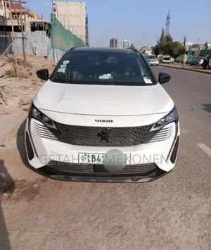 Peugeot 5008 2022 White