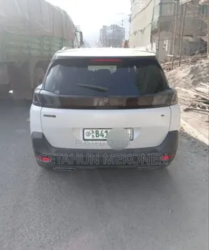 Peugeot 5008 2022 White
