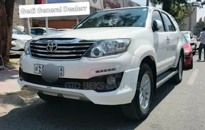 Photo - Toyota Fortuner 2014 White