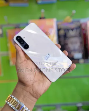 Photo - New Samsung Galaxy M16 128 GB Pink