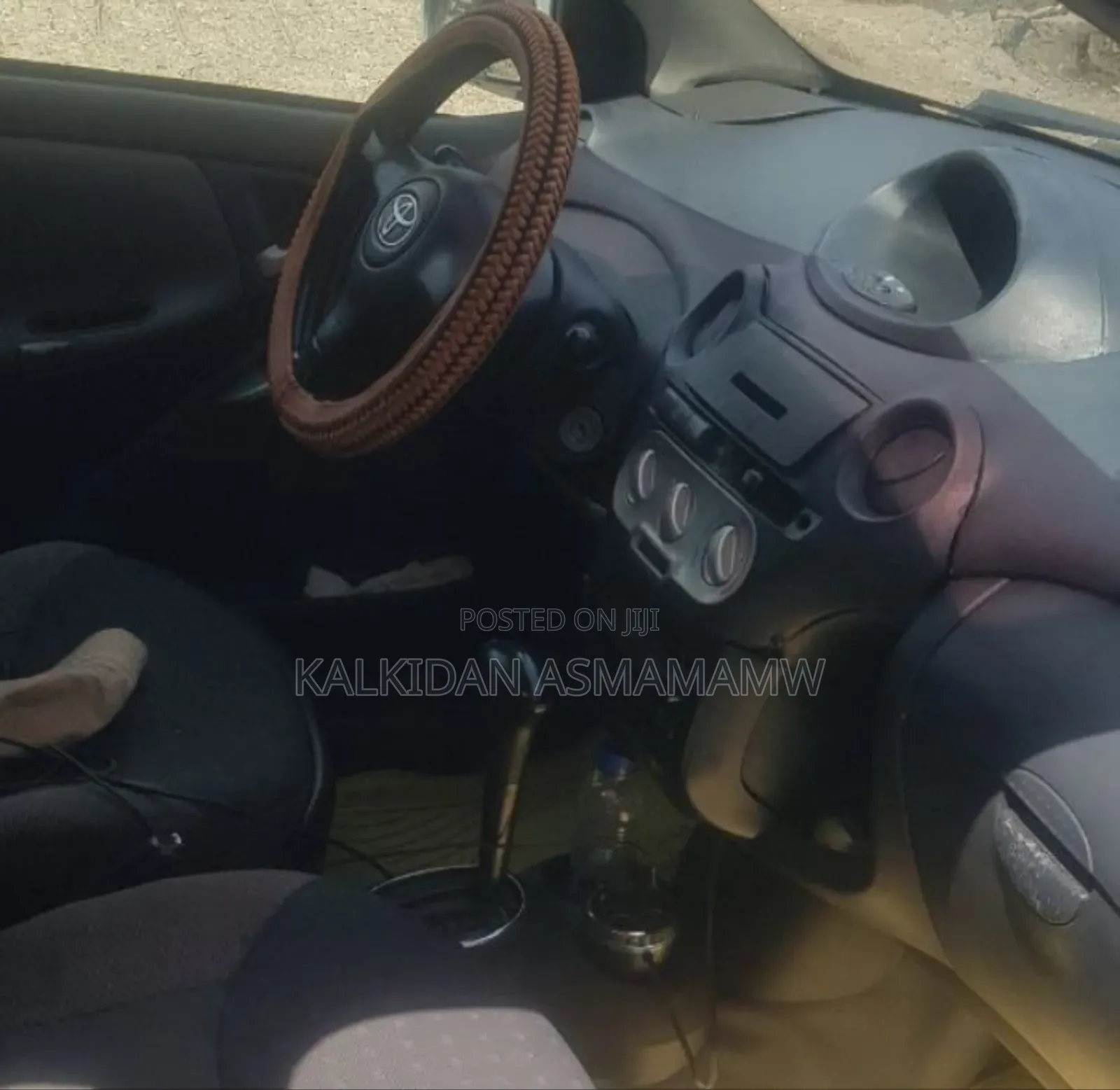 Toyota Vitz 2004 Silver