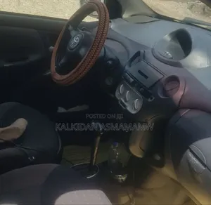 Toyota Vitz 2004 Silver