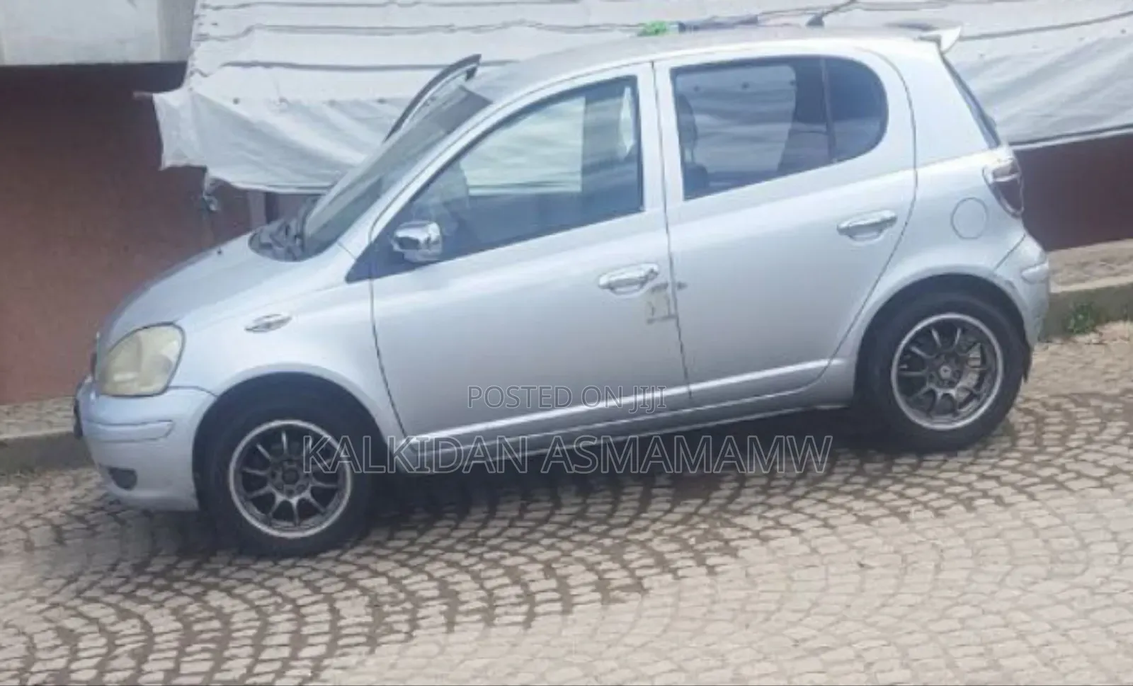 Toyota Vitz 2004 Silver