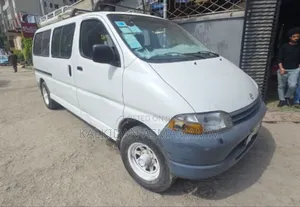 Photo - Toyota HiAce 2000 White